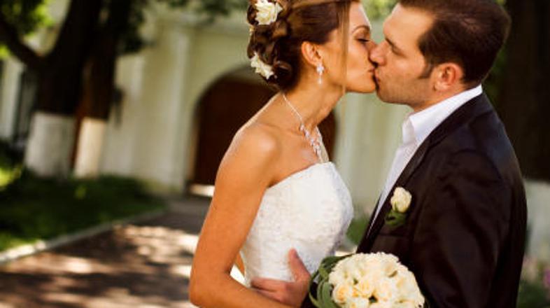 Kot pravijo znanstveniki, moški na zakon gledajo s pozitivne strani.