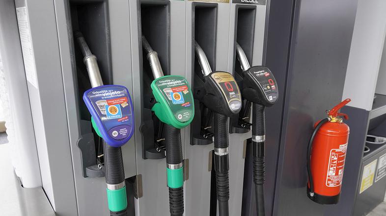 Petrol bencinski servis Barje