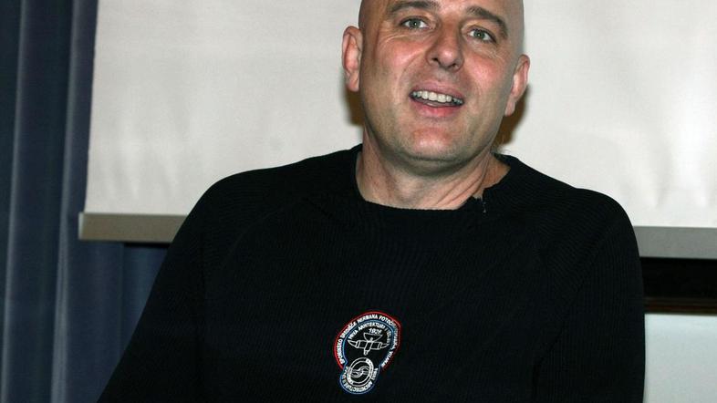 Dragan Živadinov bo sodeloval na krajših pogovorih, pomislekih in nagovorih, ki 