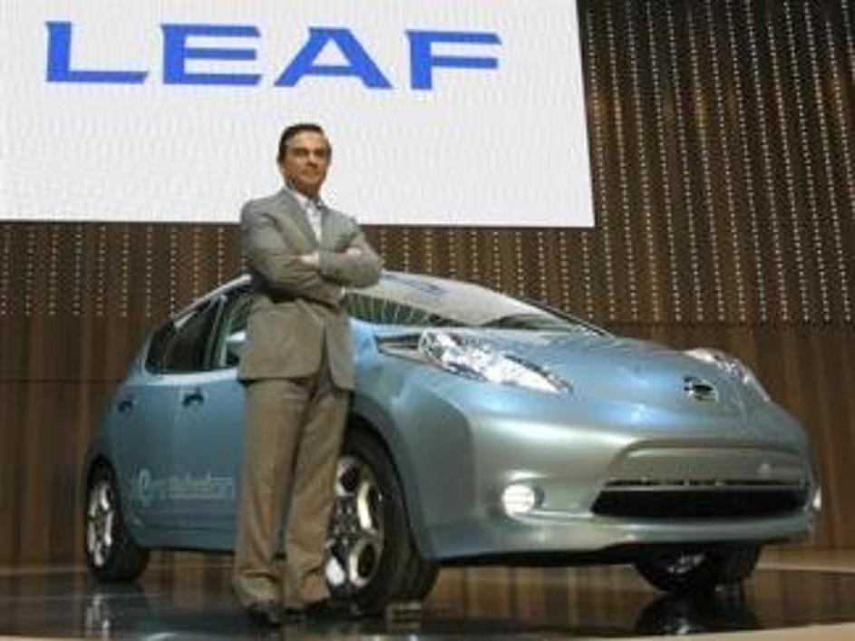 Zanimiva podrobnost Nissana leafa je kompatibilnost z iPhonom, prek katerega bo 
