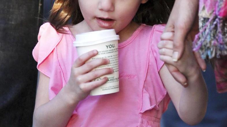 Suri ima v omari le raznobarvne oblekice. (Flynet/JLP)