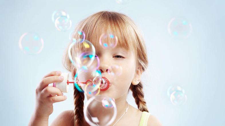 Poskrbite za to, da bo otrokov vsakdanjik čim bolj raznovrsten. (Foto: Shutterst