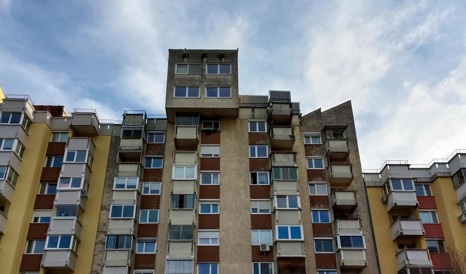 Neplačnike najemnin bodo v dveh mesecih izselili