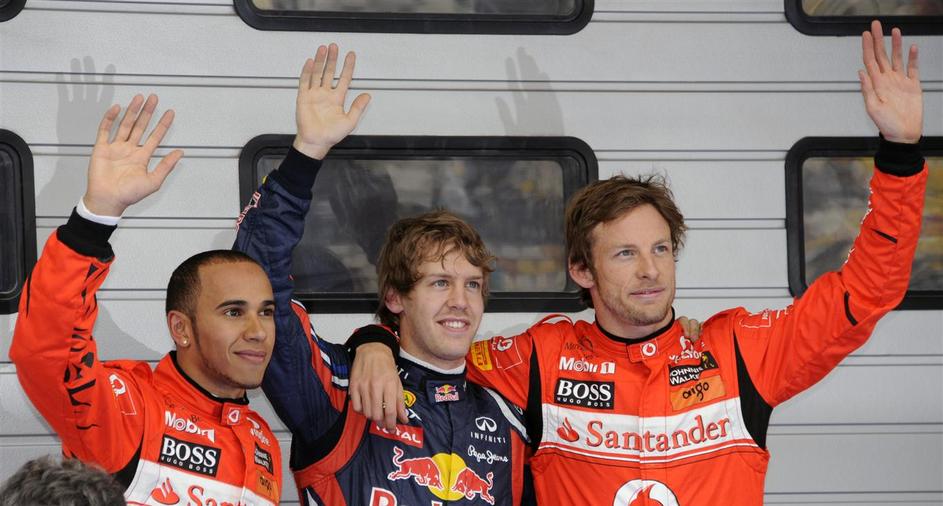Najboljši trije na kvalifikacijah: tretji Hamilton, prvi Vettel in drugi Button.