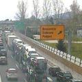 Zastoj pred cestninsko postajo log ob 13.18. (Foto: PIC)