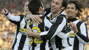 Juventus ostaja najbližji zasledovalec Interja.
