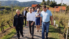 Robert Golob z berglo