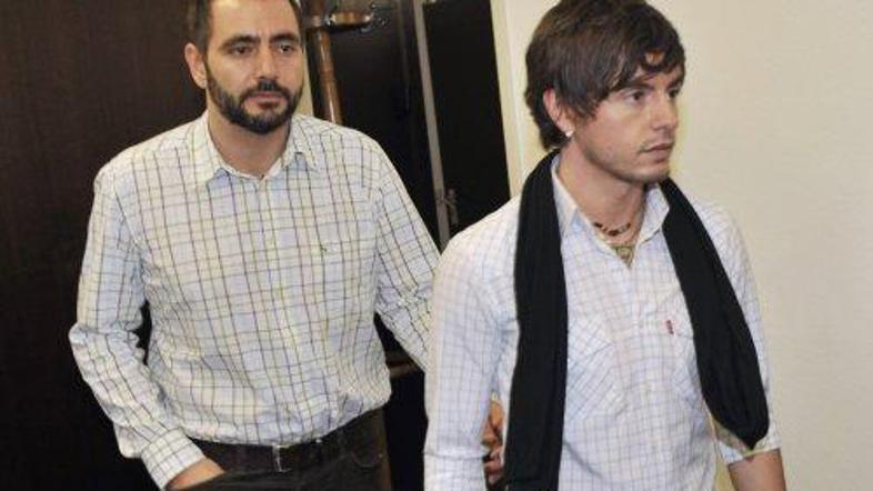 Odvetnik obtoženega dvojca pričakuje, da klienta ne bosta obsojena. V primeru, d