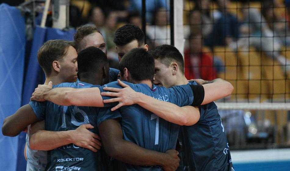 Slovenski odbojkarji v Dubaju, ne vedo, kdaj bodo odšli domov