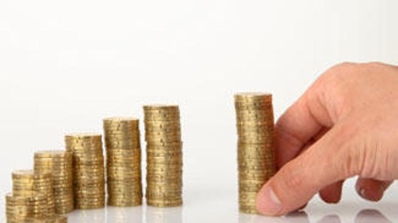 Najnižji mesečni varčevalni znesek znaša 50 evrov, varčevalec pa lahko vplača tu