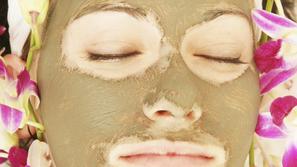 Kožo poživite z masko.