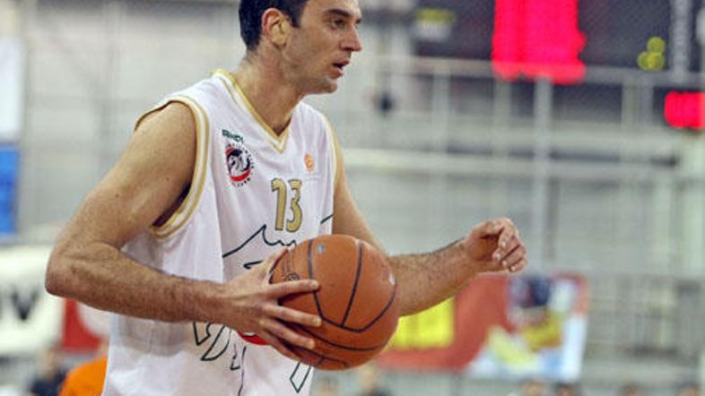 Jasmin Hukić je bil z 22 točkami najboljši strelec tekme v Novem Sadu.