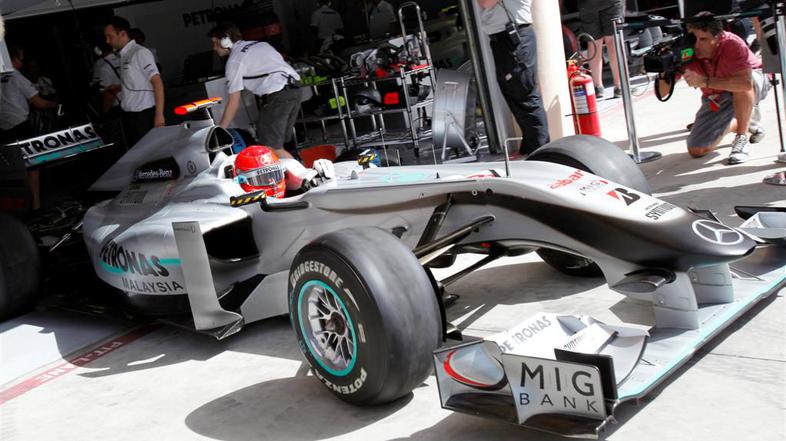 Michael Schumacher (Mercedes) je obnorel Nemčijo. (Foto: Reuters)