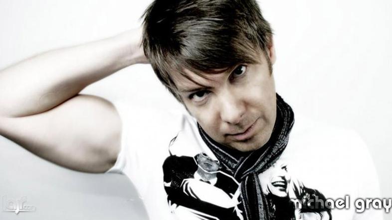 v petek, 25. februarja, bo v karnevalski dvorani nastopil Michael Gray, avtor MT