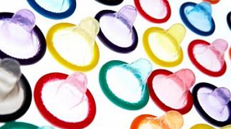 Poskrbite, da iskanje kondoma ne bo pokvarilo vzdušja.