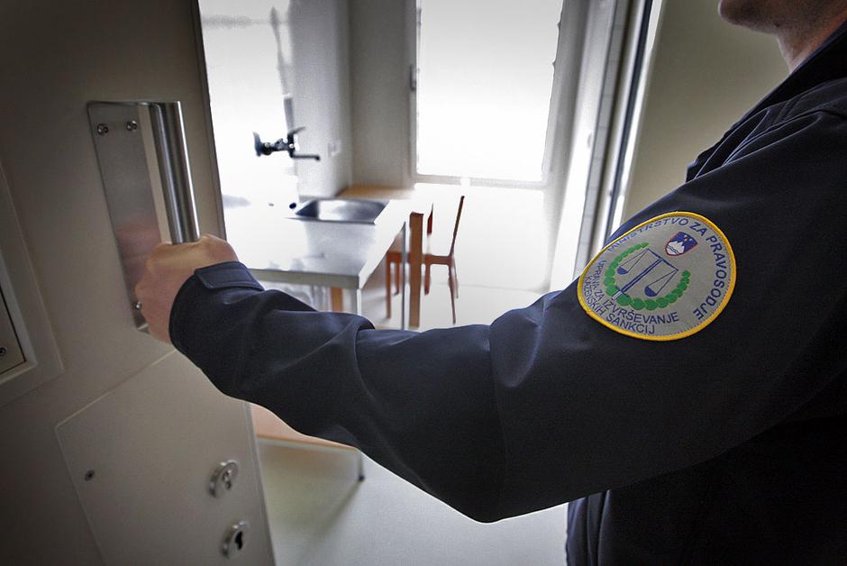 Dob zapor  | Avtor: Boštjan Tacol