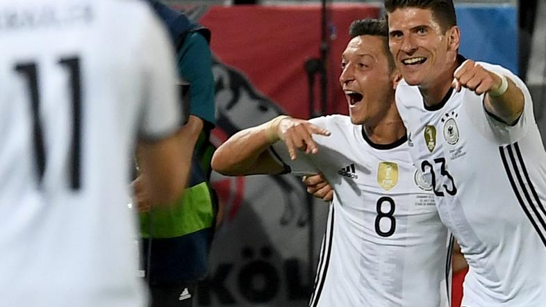 Mesut Özil Nemčija Italija Euro 2016