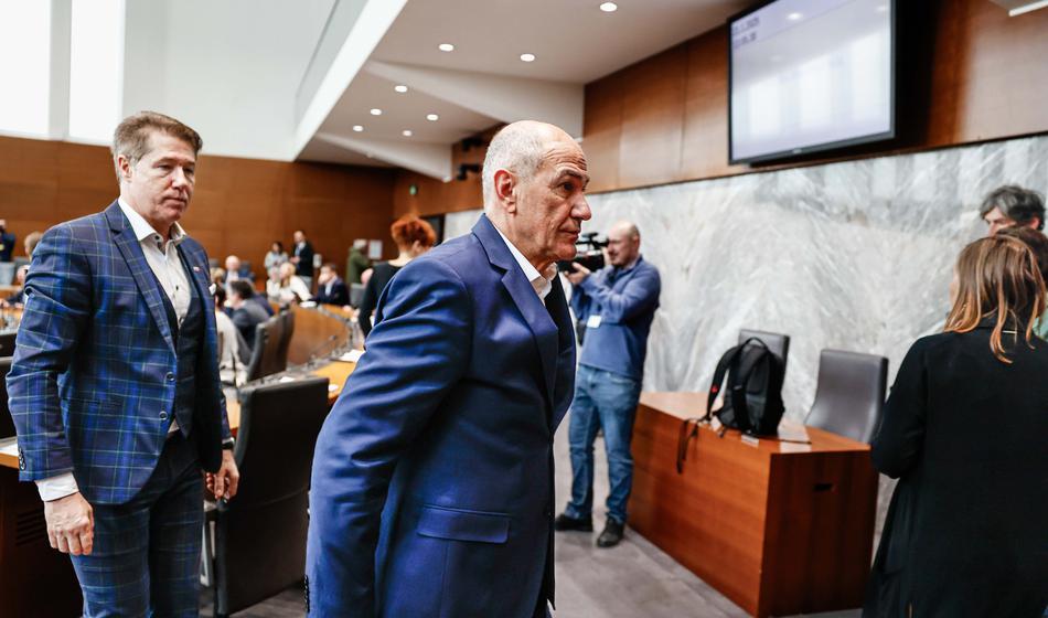 Breznik udaril po Brejcu, ta mu ni ostal dolžan: "Res potrebujete ogledalo"