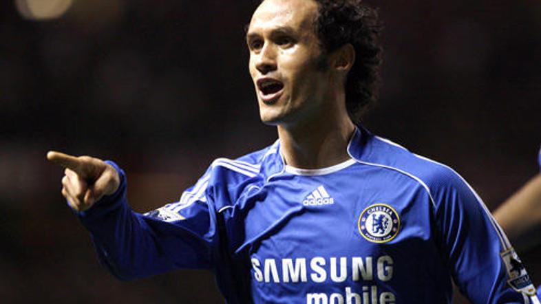 Avram Grant bo imel v prihajajočih tednih veliko težav s sestavo obrambne vrste.