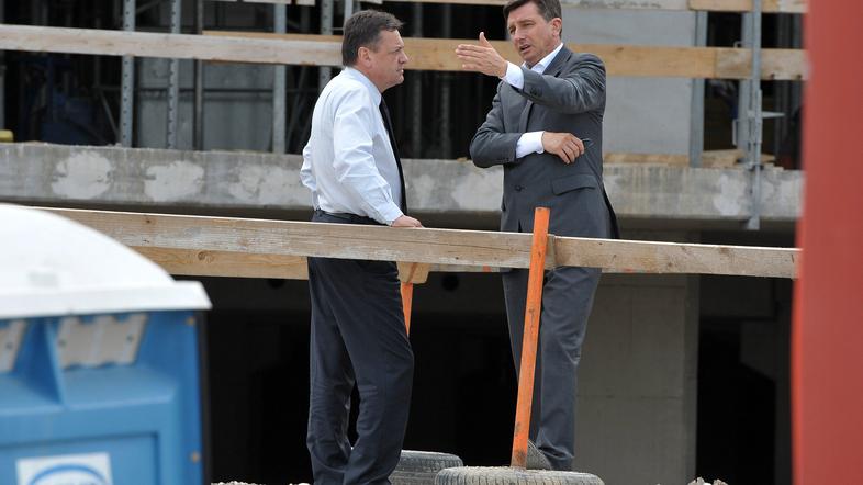 Pahor na petkovem obisku v Stožicah ni ničesar obljubil. Za zdaj Janković tudi n
