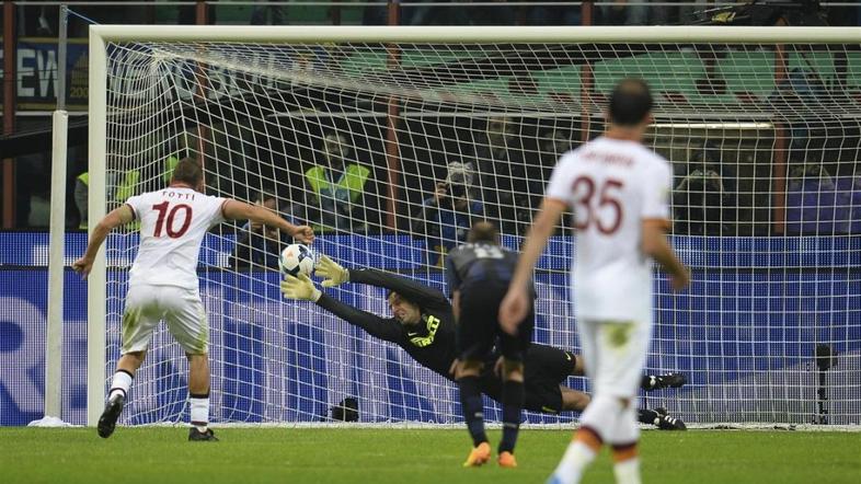 Handanović Totti Inter Milan AS Roma Serie A Italija liga prvenstvo