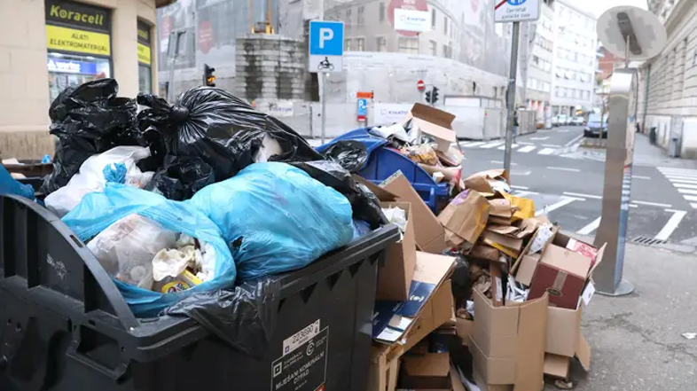 smeti na ulicah Zagreba