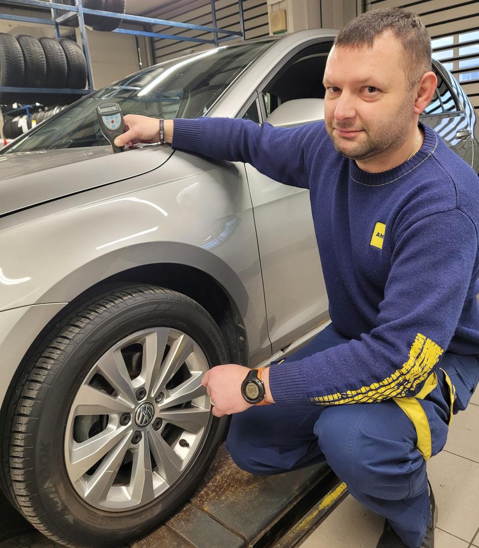 Na DoberAvto opozarjajo na pregled stanja pnevmatik pred nakupom rabljenega avtomobila | Avtor: AMZS