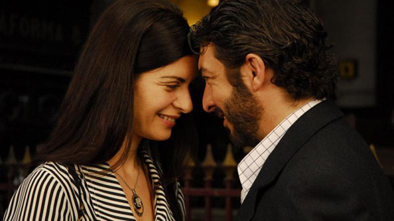 Režiser in koscenarist Juan José Campanella pravi, da to ni film noir. Glavni me