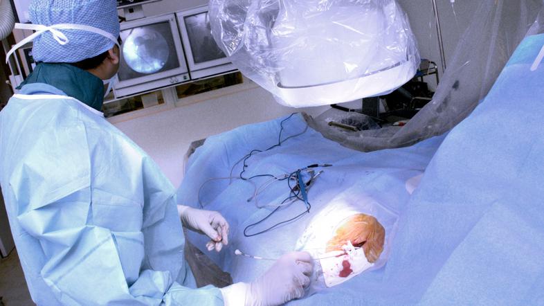 Vstavljanje srčnega spodbujevalnika