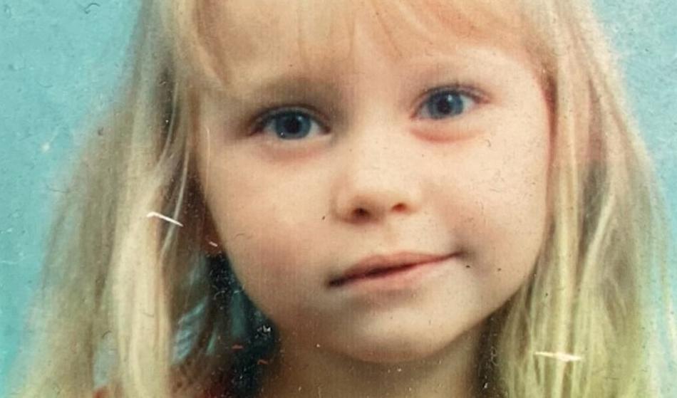 Ta deklica je zrasla v eno najuspešnejših Slovenk, jo prepoznate?