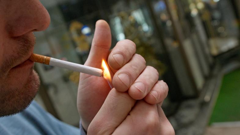 &lt;ilustracija&gt;: 09.01.2007, cigareta, dim, kajenje, kadilec, ogenj, Ljublja