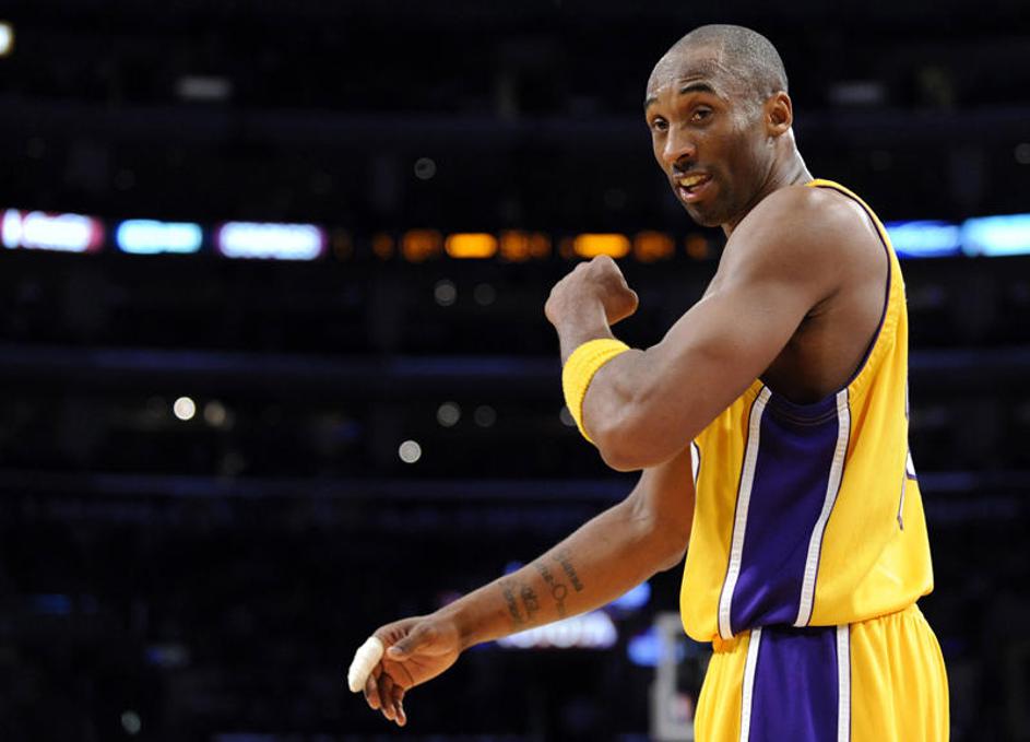 Kobe Bryant in ostali Jezerniki so pokazali, kdo je glavni v mestu. (Foto: Reute