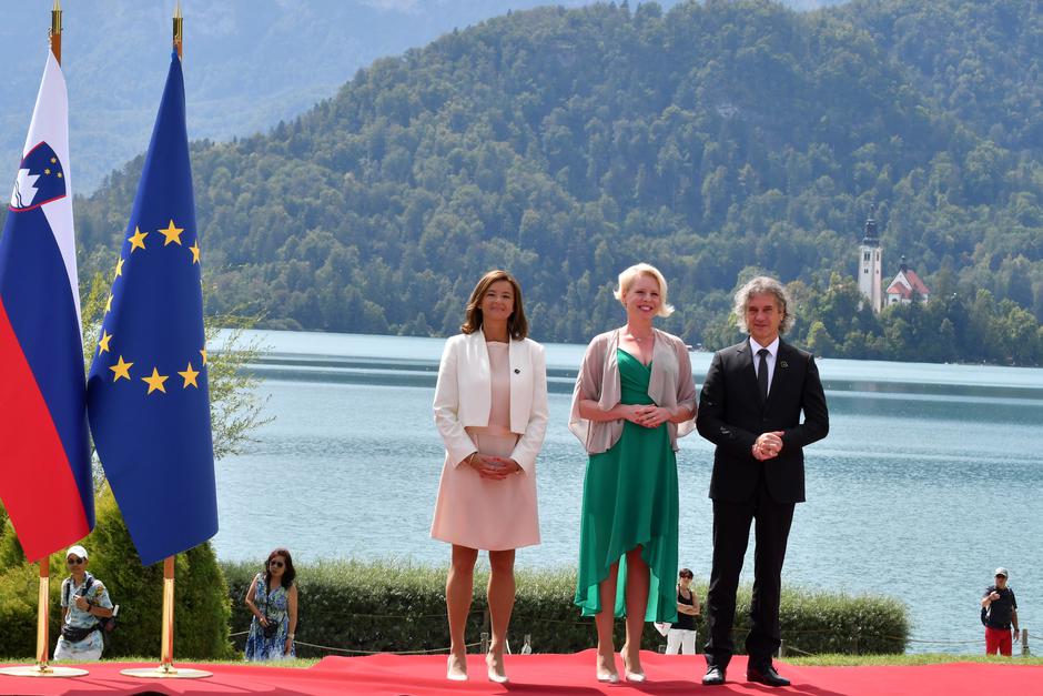 Tanja Fajon Urška Klakočar Zupančič Robert Golob | Avtor: Epa