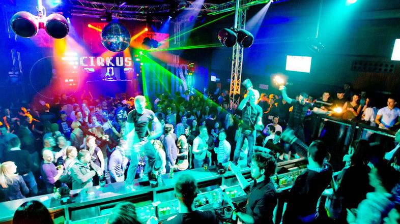 House Fetish razvnel Cirkus