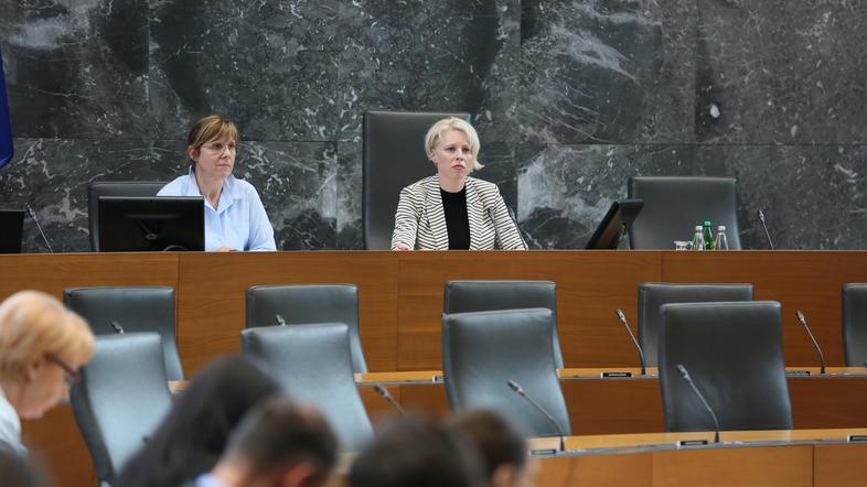 Prva izredna seja Državnega zbora, Državni zbor Urška Klakočar Zupančič