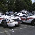 Uničeni avtomobili policistov