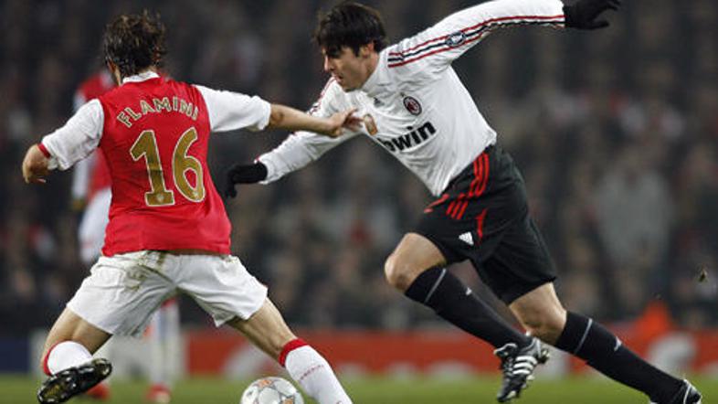 Mathieu Flamini in Kaka na stadionu Emirates.