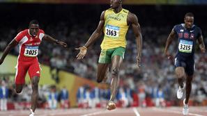 Se bo Usain Bolt takole veselil tudi po 400 metrskih preizkušnjah? FOTO: Reuters
