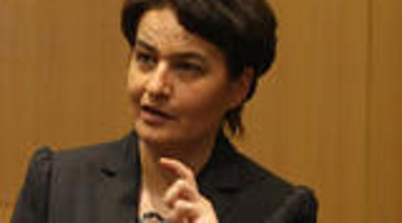 Stanovanjski sklad bo dobil 724 državnih stanovanj, je napovedala ministrica Irm