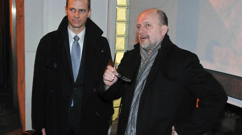 Jelinčič z odvetnikom Aleksandrom Čeferinom. (Foto: Dejan Mijovič)