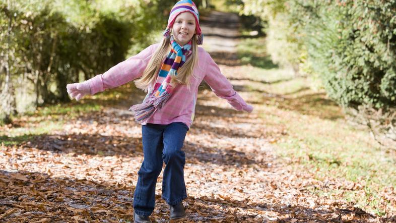 otrok jesen gozd narava zrak