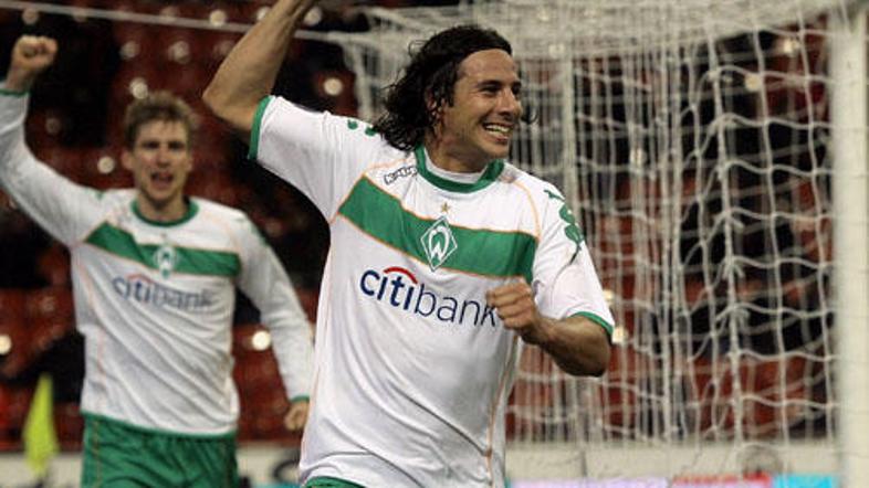 Claudio Pizzaro je postal Milanov krvnik.