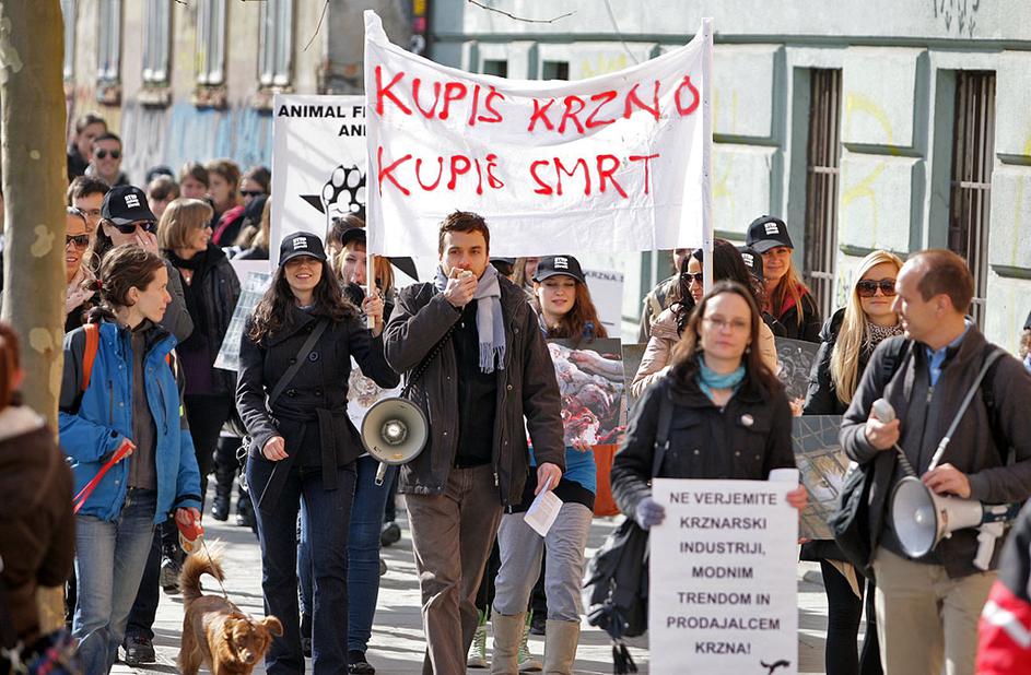 Protest proti nošenju krzna