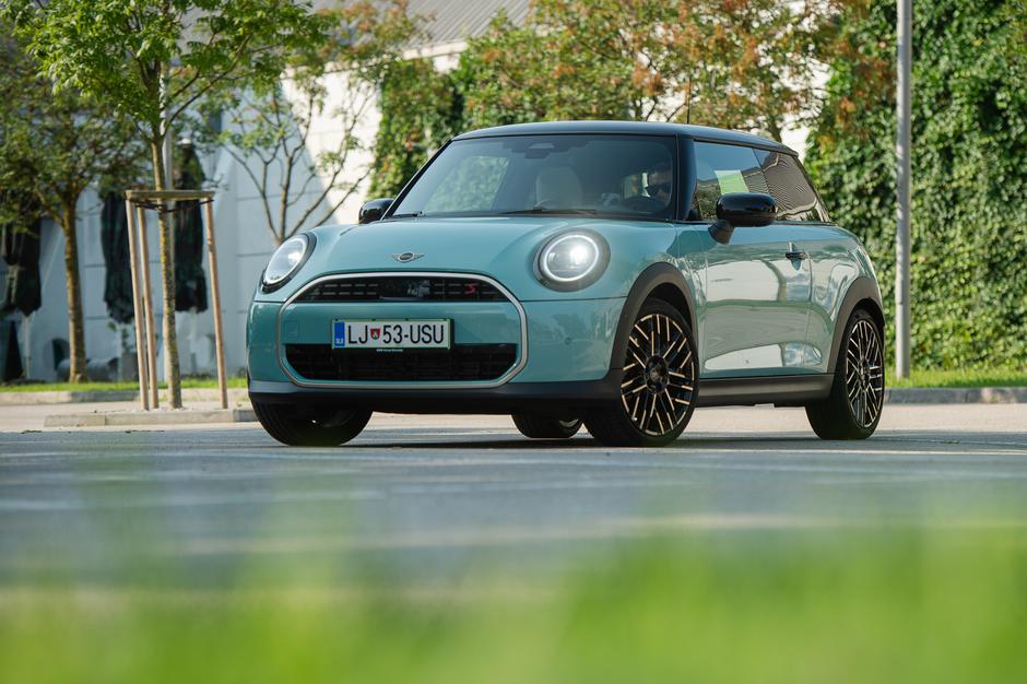 Mini Cooper S | Avtor: Anže Petkovšek
