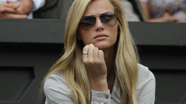 V dodani galeriji si oglejte, kako je Brook za Andyja navijala v Wimbledonu. Za 