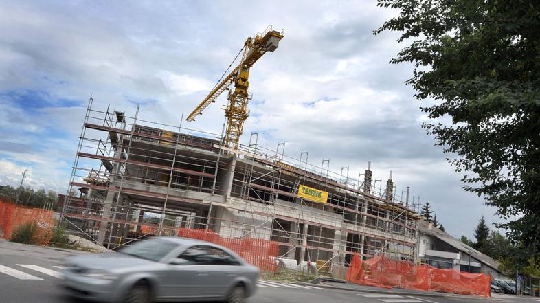 Poslovna cona v Komendi. 