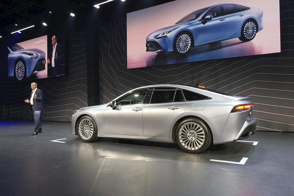 toyota yaris, mirai, rav4, tnga