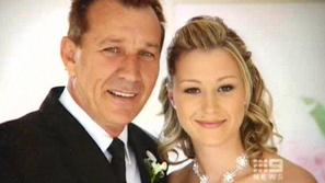 Tania z očetom na poročni dan. (Foto: www.news.com.au)