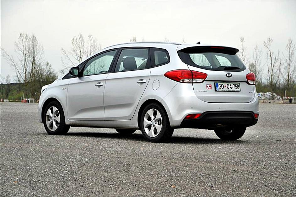 Kia carens