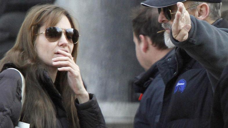 Filmski prvenec Angeline Jolie, ki ga trenutno snema na Madžarskem, načrtuje pa 